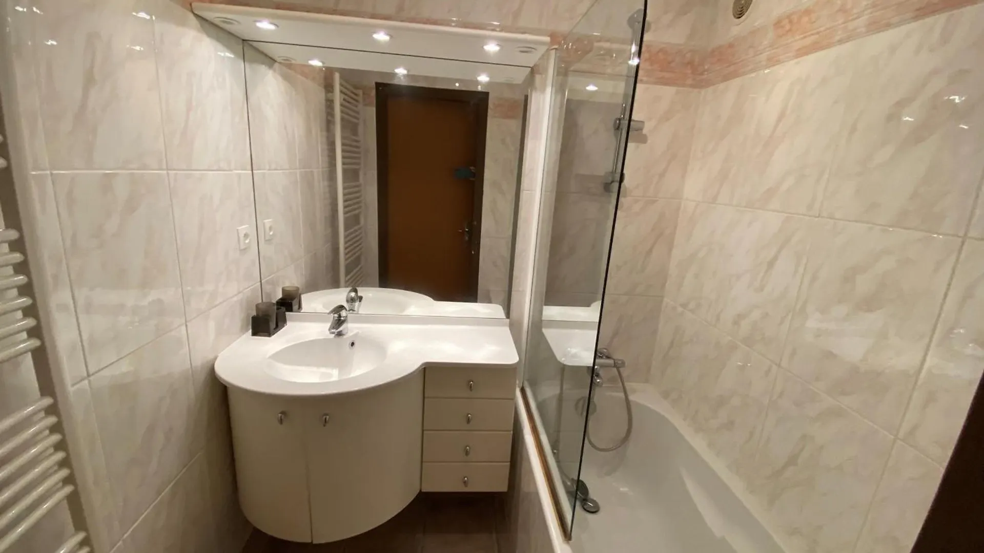 Apartment Duplex 6 Personnes Proche Ski, Balcon, Parking, Casier A Ski - Fr-1-516-3 Les Deux Alpes France